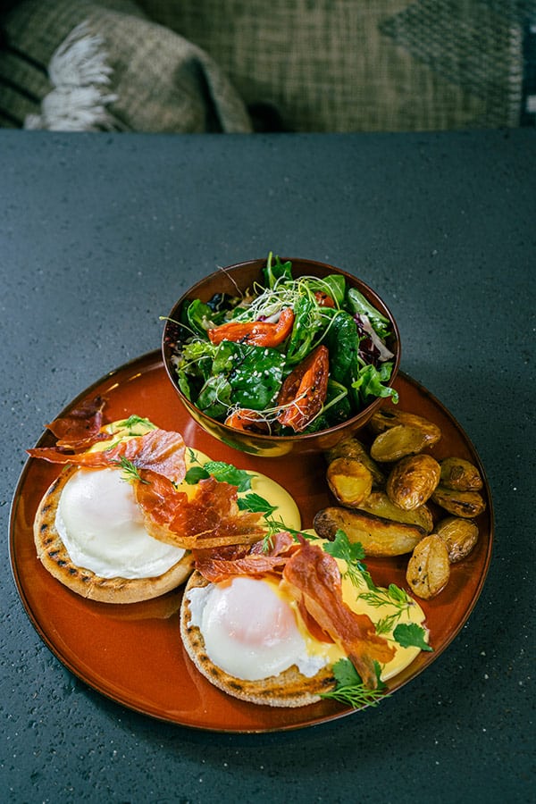 Brunch Delica - Platos salados / Savoury Specials - Huevos Benedictinos / Eggs Benedict